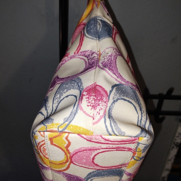 Coach Scribble Tote 2013 - Picture 6 of 14